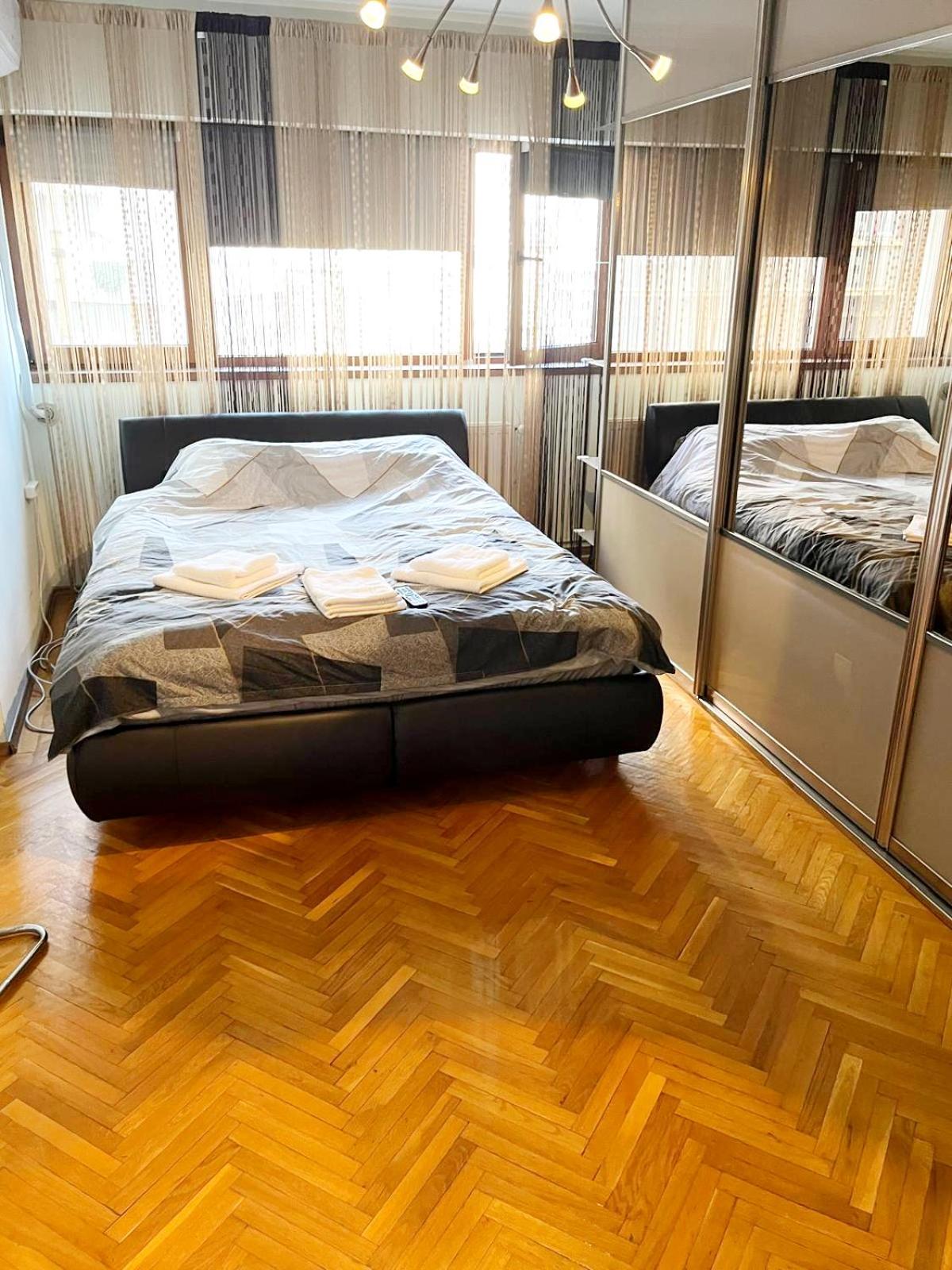 Romana 100 Sqm Deluxe Apartament Бухарест Экстерьер фото