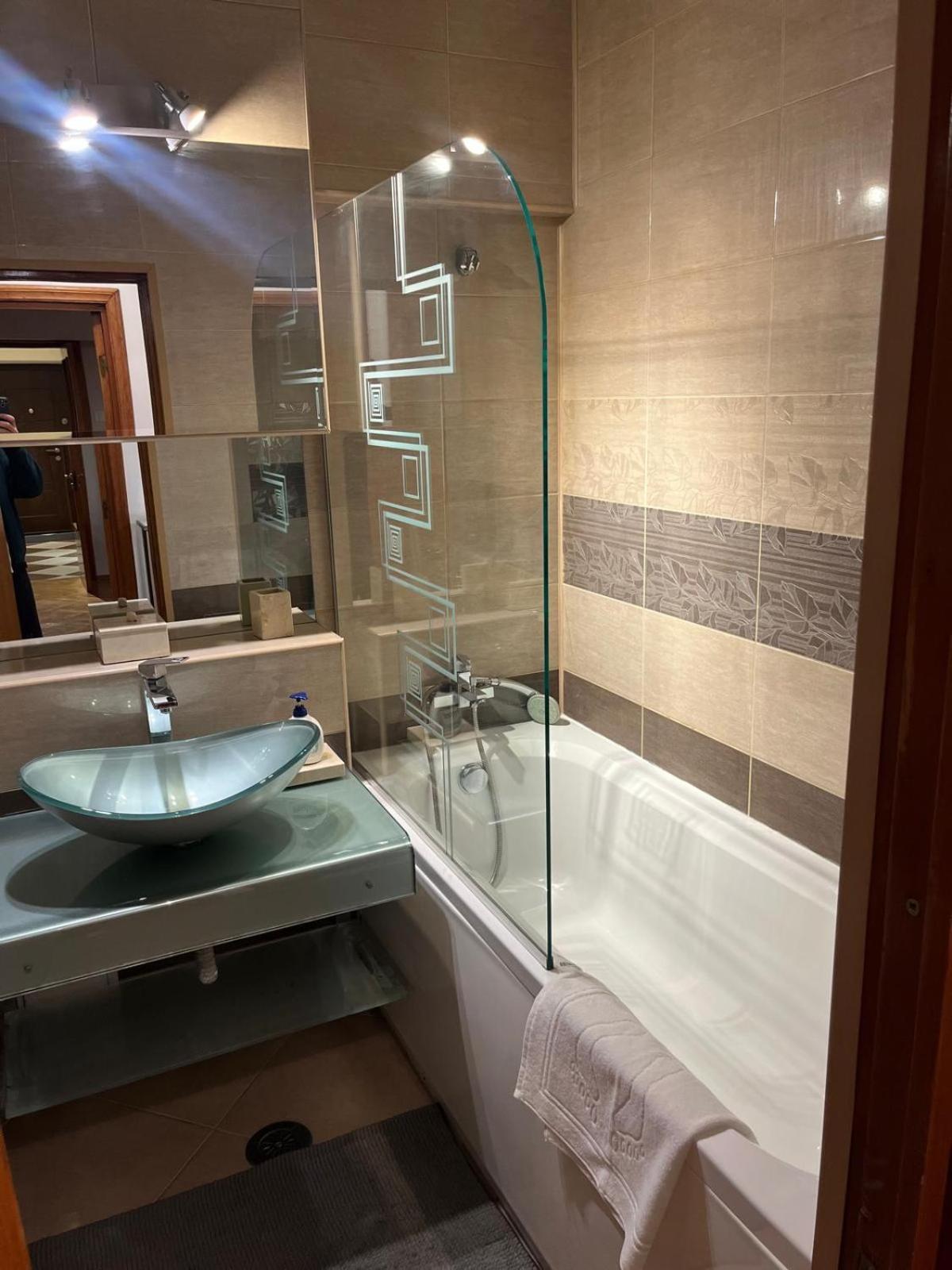 Romana 100 Sqm Deluxe Apartament Бухарест Экстерьер фото